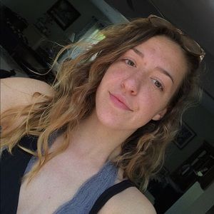 Meet your Posher, Phoebe